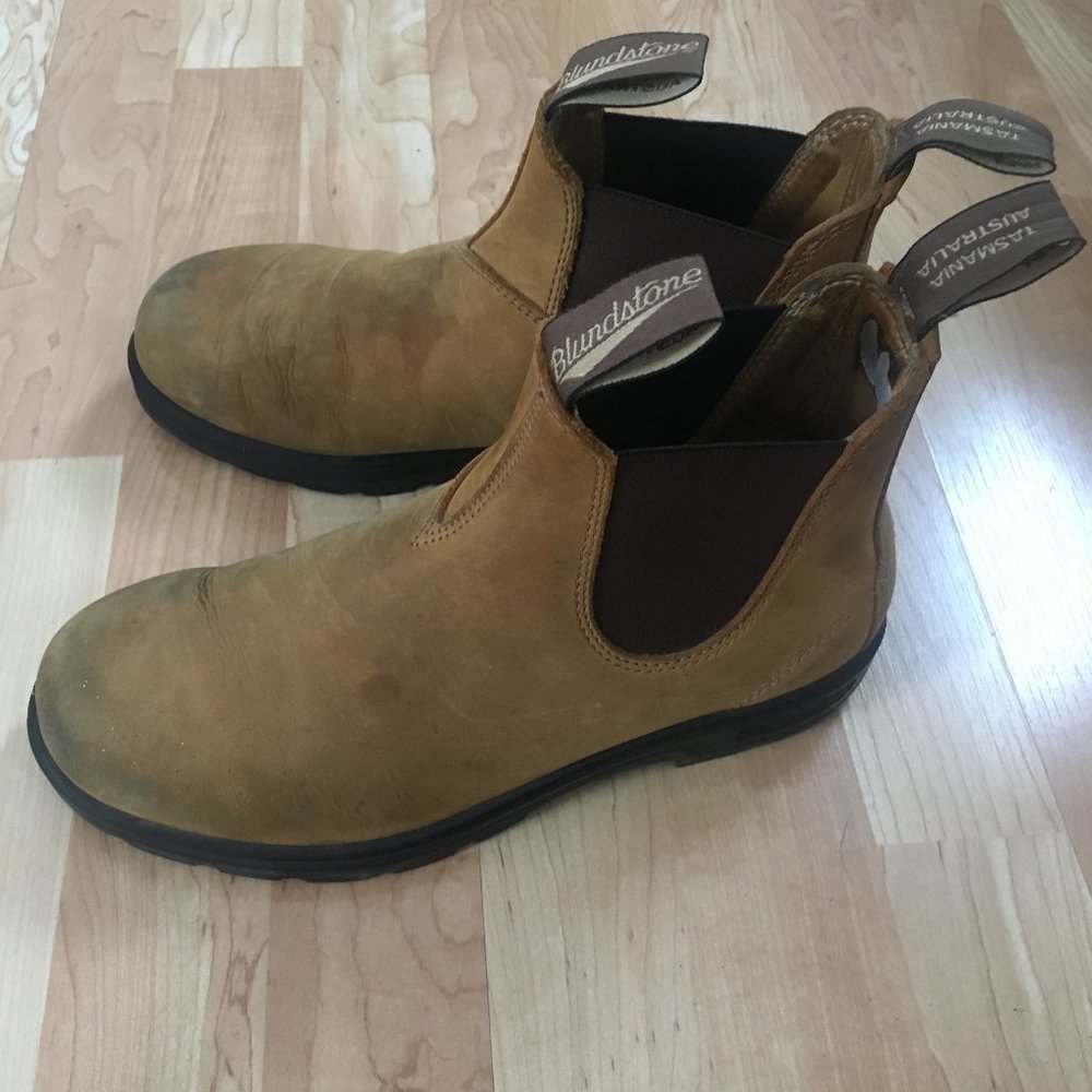 Suede Blundstone Boots (Unisex)